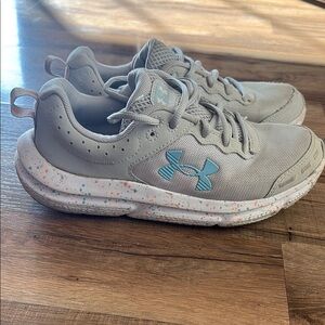 Under Armour women’s 6.5 shoes
